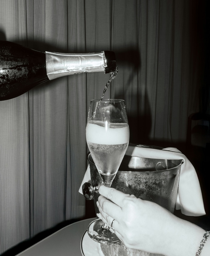 Comment bien servir un champagne de vigneron indépendant à votre mariage ou en soirée